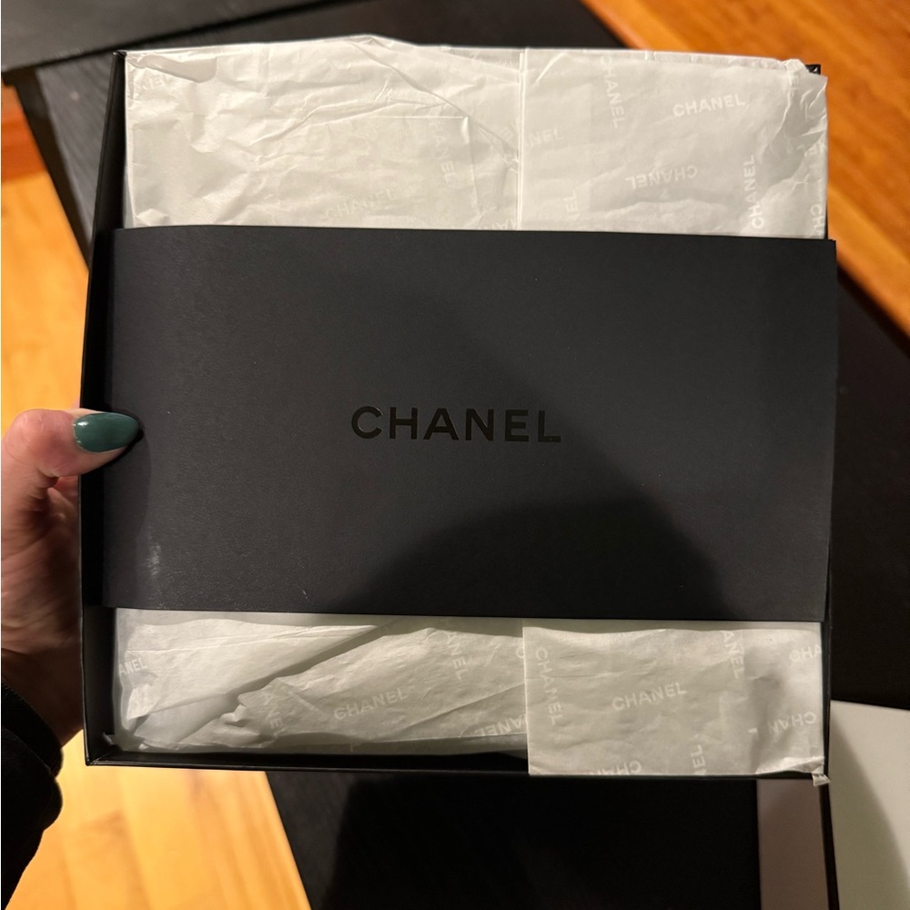 CHANEL Black and Gray Sunglasses - Picture 6 of 13
